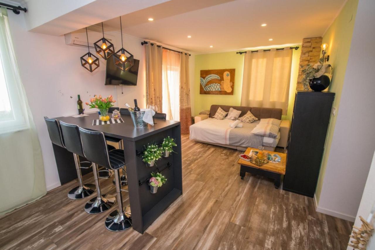 Apartment Traversa Новаля Екстериор снимка